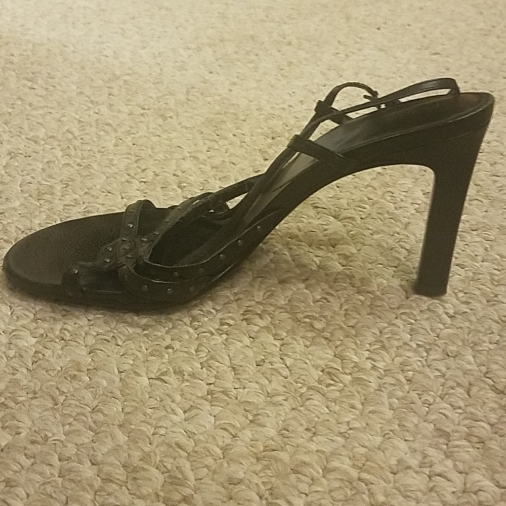 Heels - Picture 2 of 4
